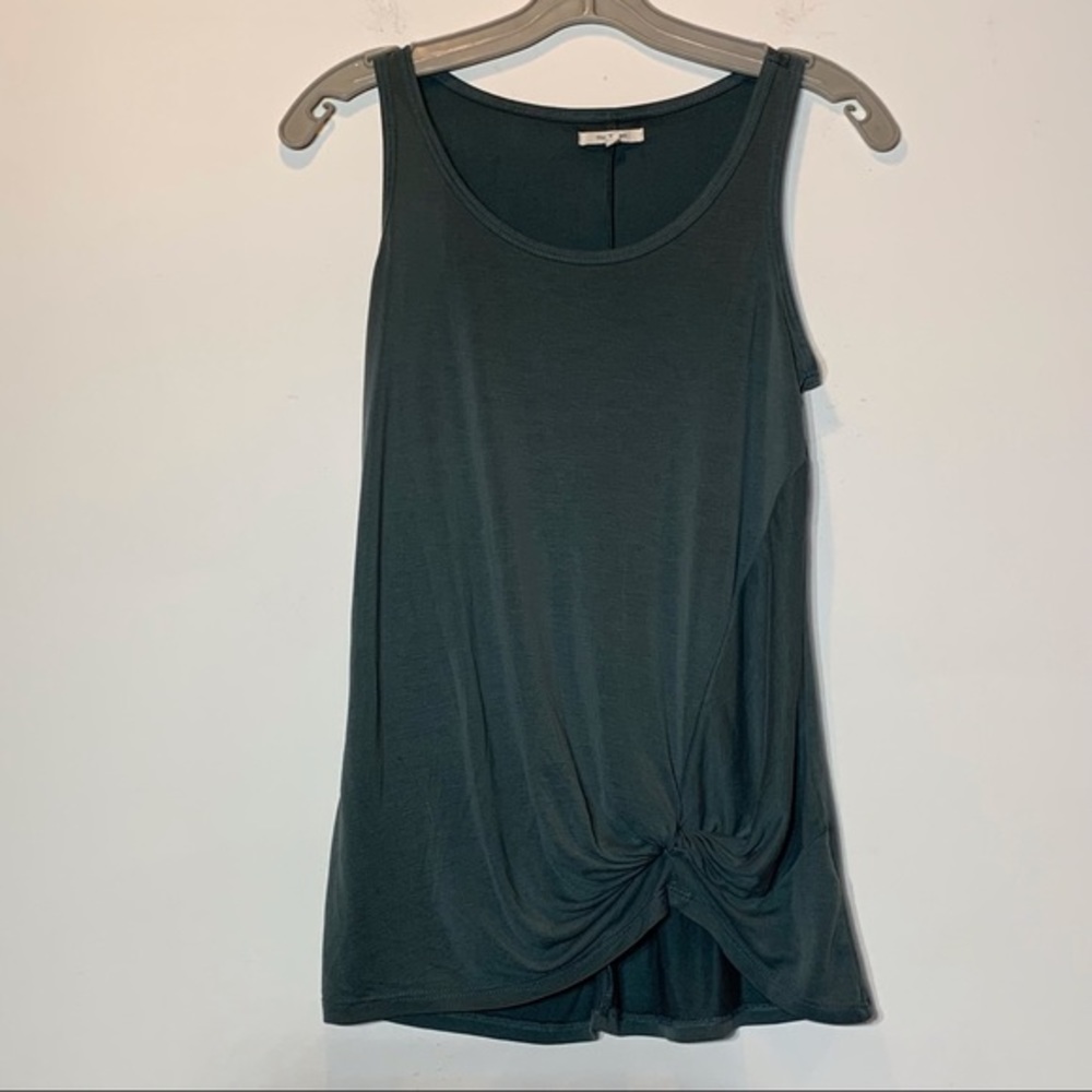 EUC Maurices side scrunch tank top
